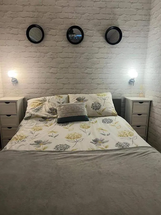 Stunning One Bed Modern & Contemporary Chalet Bridlington