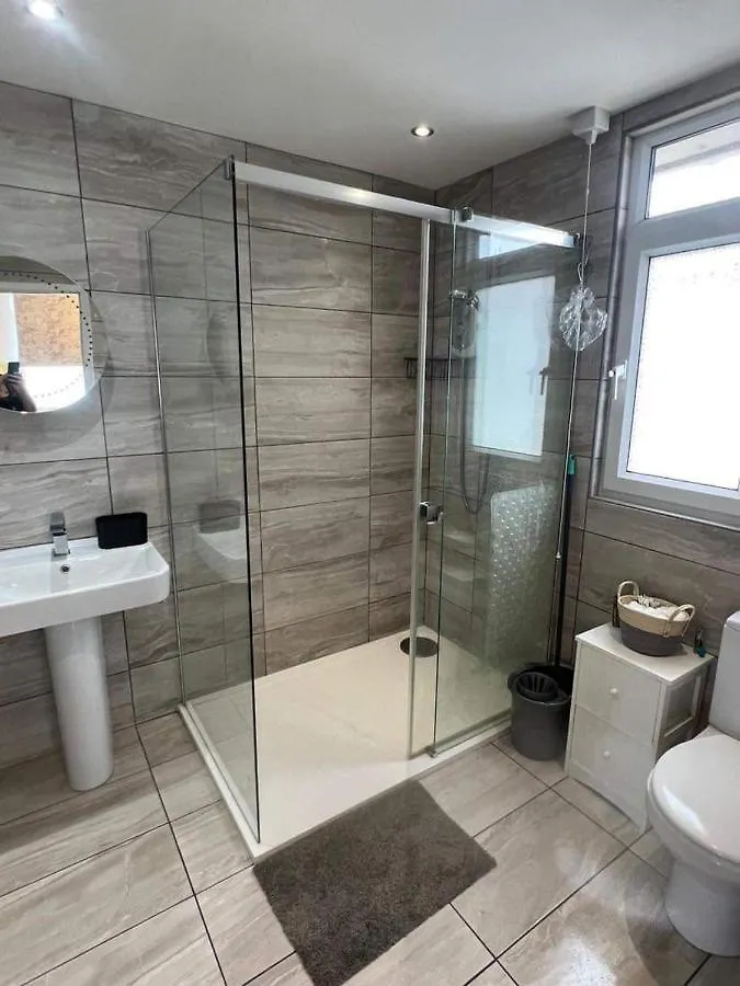 Stunning One Bed Modern & Contemporary Chalet Bridlington